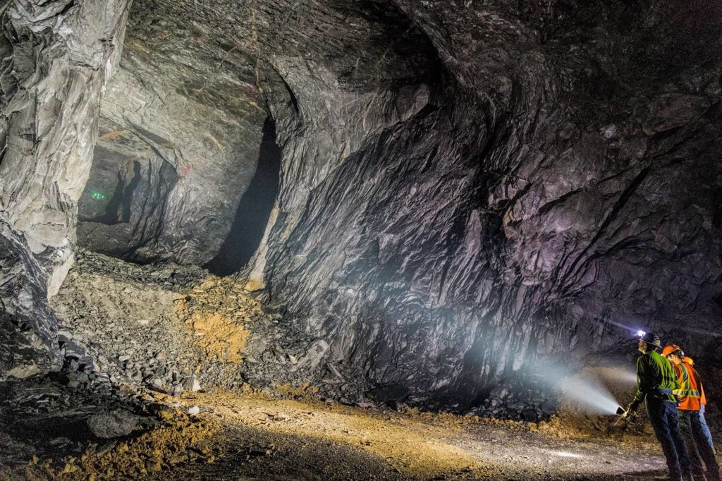 Exyn robot autonomously flying into underground mine stope